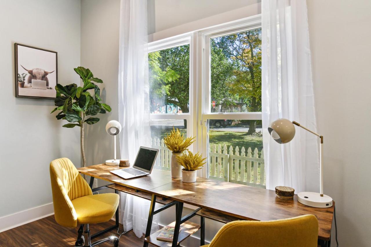 Sun Lit Modern Home With Good Vibes And Lots Of Coffee - Designedbydom Атланта Экстерьер фото