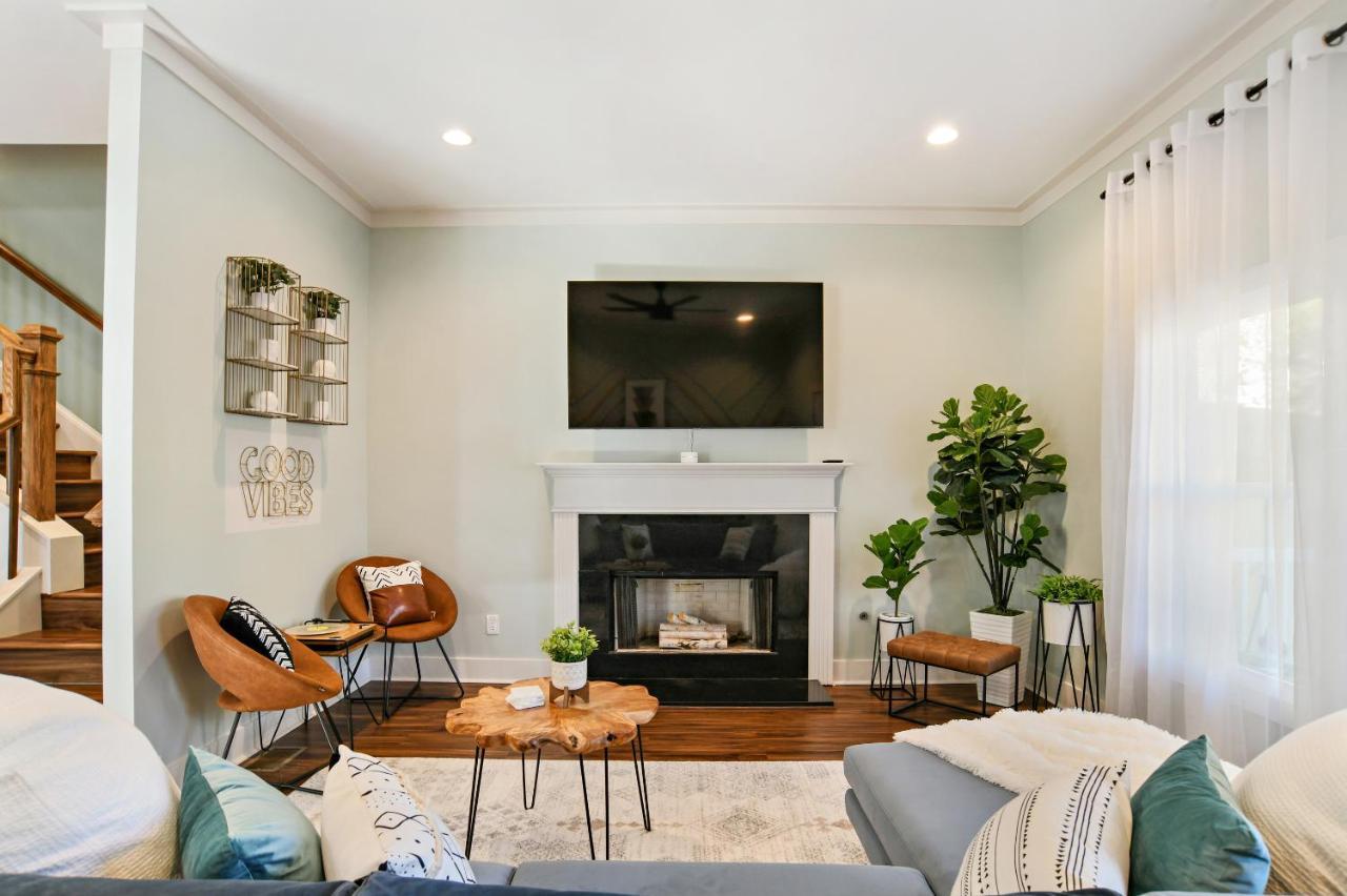 Sun Lit Modern Home With Good Vibes And Lots Of Coffee - Designedbydom Атланта Экстерьер фото